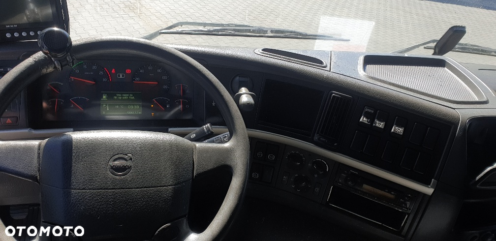Volvo fm 330 - 8