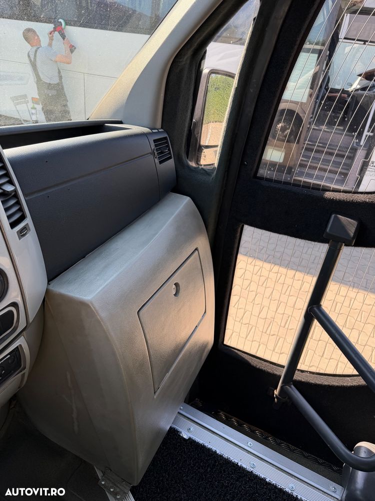 Mercedes-Benz Sprinter - 11