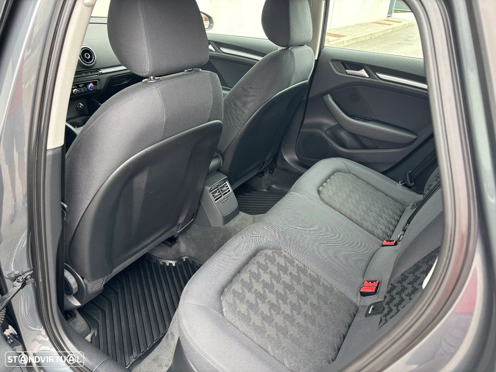Audi A3 Sportback 1.6 TDI Advance Ultra - 14