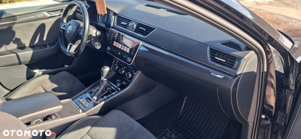 Skoda Superb 2.0 TDI Sportline DSG - 8