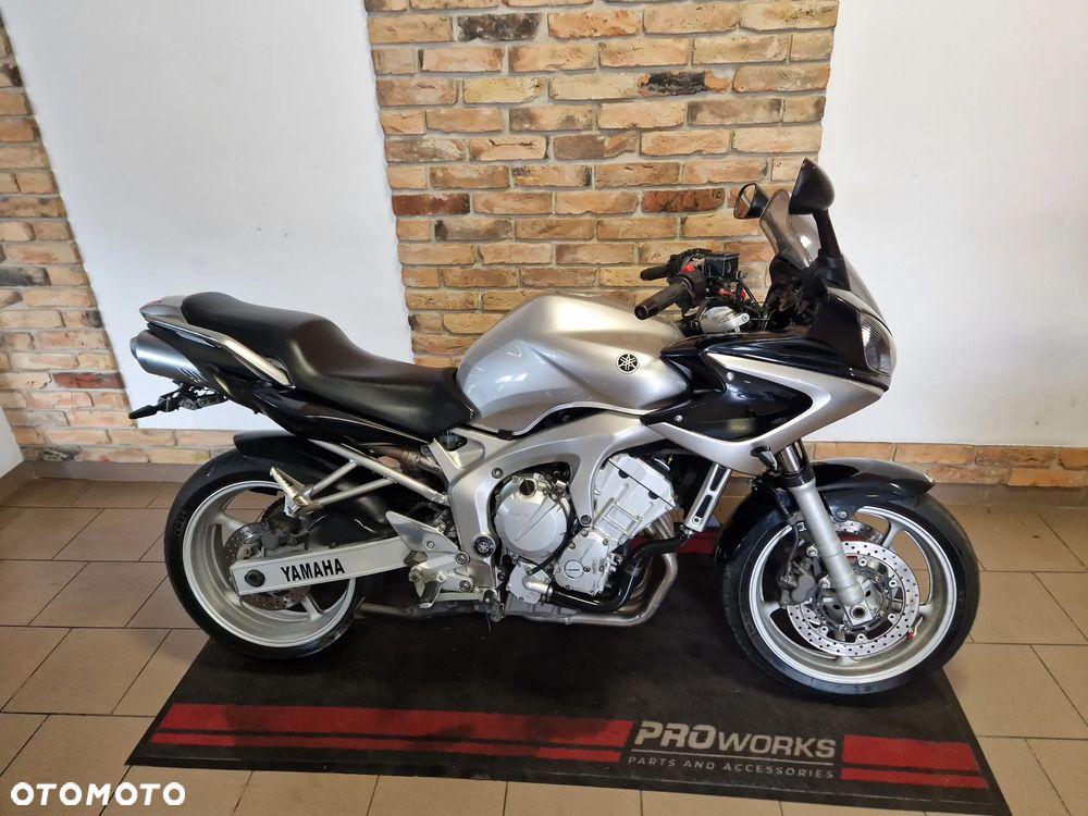 Yamaha FZ6 - 3