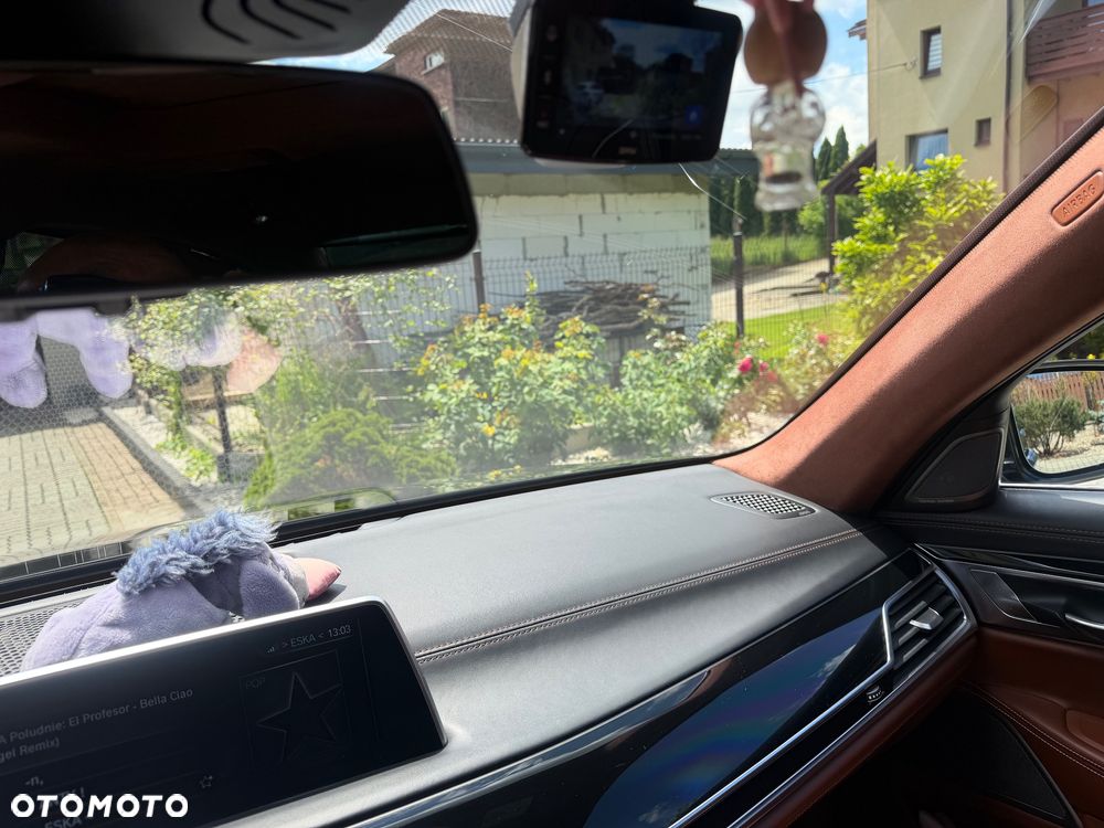 BMW Seria 7 750Li xDrive - 17