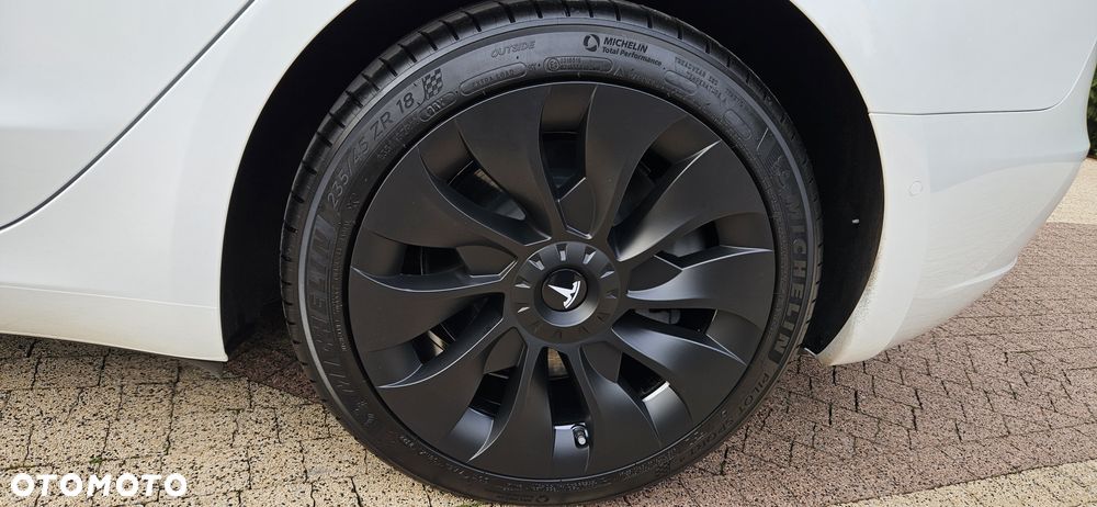 Tesla Model 3 - 27