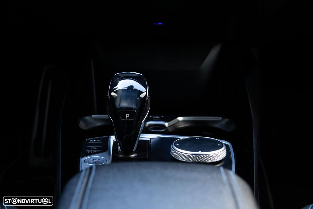 BMW 116 d Pack Desportivo M Auto - 22