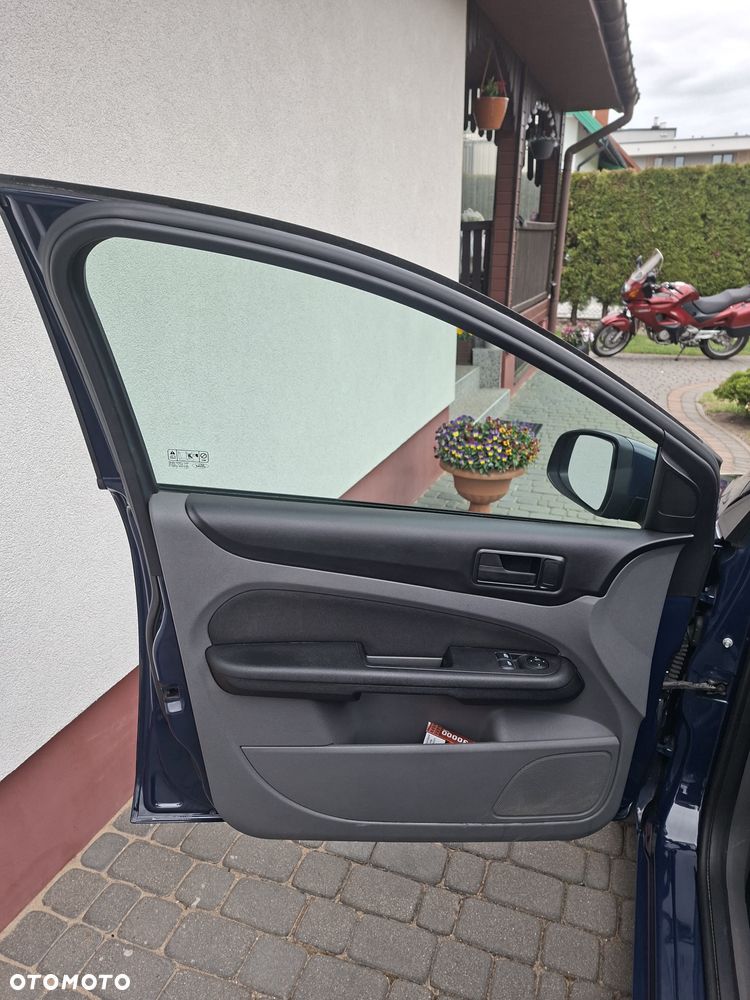 Ford Focus 1.6 Amber X - 17