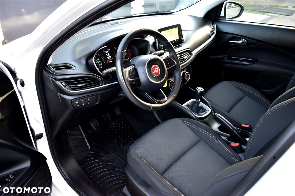 Fiat Tipo 1.4 16v Lounge EU6d - 11