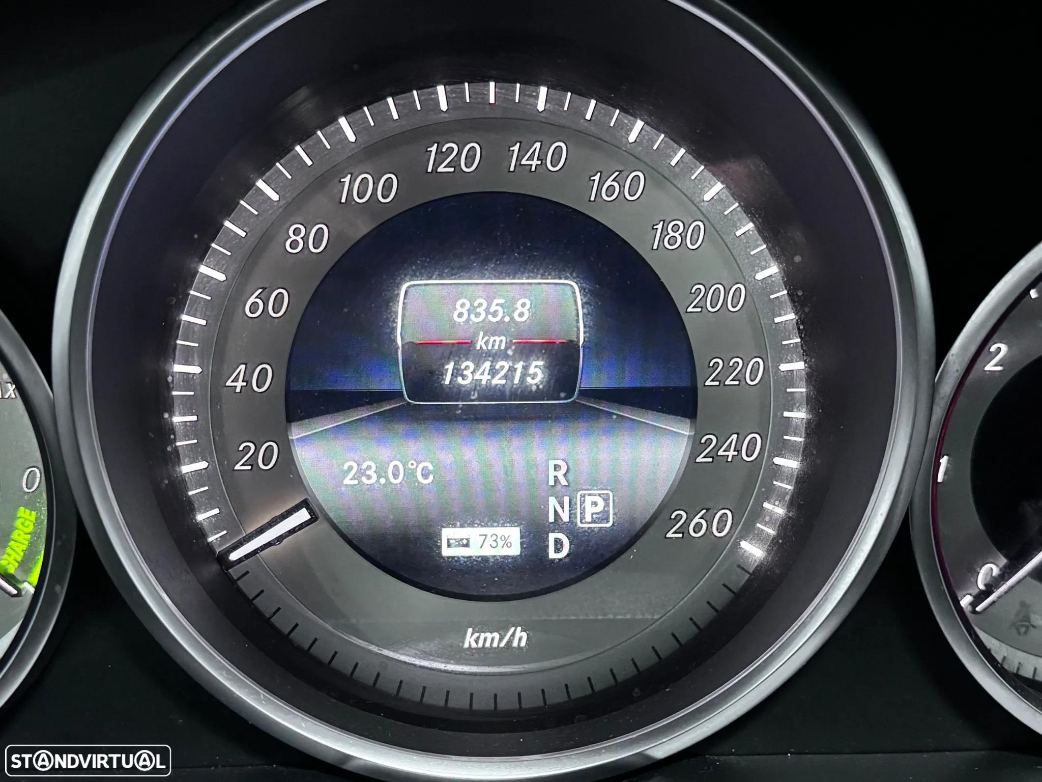 Mercedes-Benz E 300 Bluetec Hybrid Avantgarde - 11