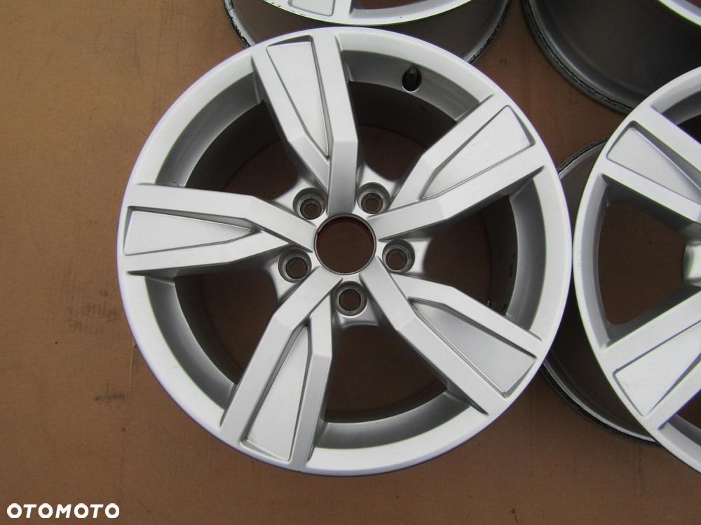 4x Felgi 16 Audi A4 B6 B7 B8 B9 VW Tiguan II Golf Skoda Kodiaq Karoq Seat Leon 7 j 5x112 ET35 - 9