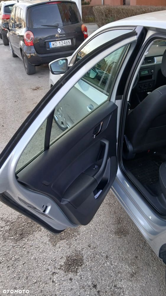 Skoda RAPID 1.6 TDI DPF Edition - 22