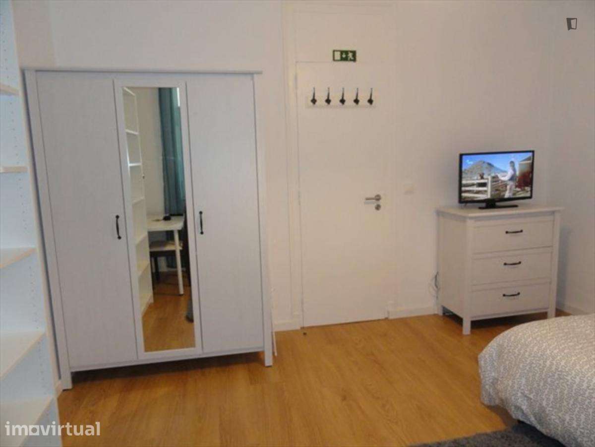 Quarto - localizado em São Sebastião Lisbon - Grande imagem: 3/12