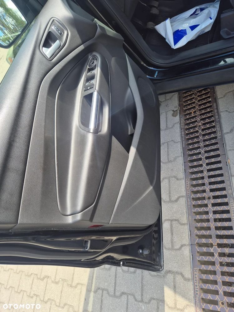 Ford Kuga 1.5 EcoBoost 2x4 Titanium - 24