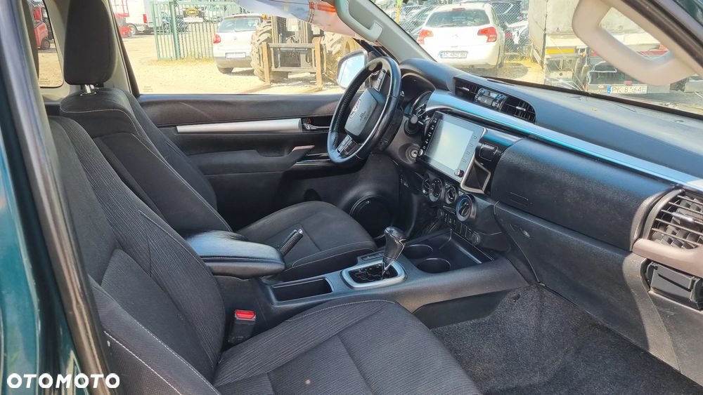 Toyota Hilux 4x4 Double Cab Autm Executive - 23