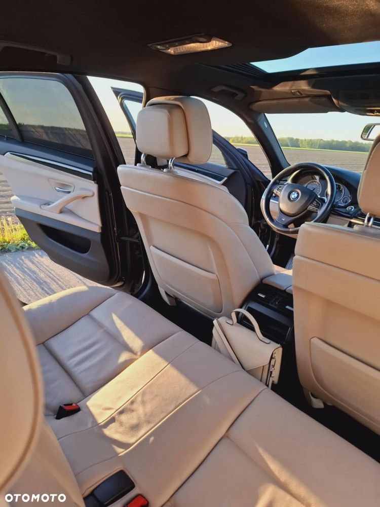 BMW Seria 5 535d xDrive - 14