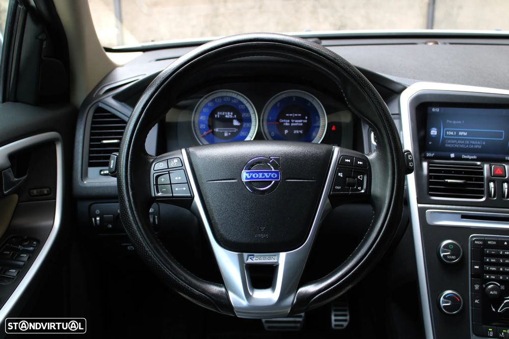Volvo XC 60 2.0 D3 R-Design Geartronic - 34