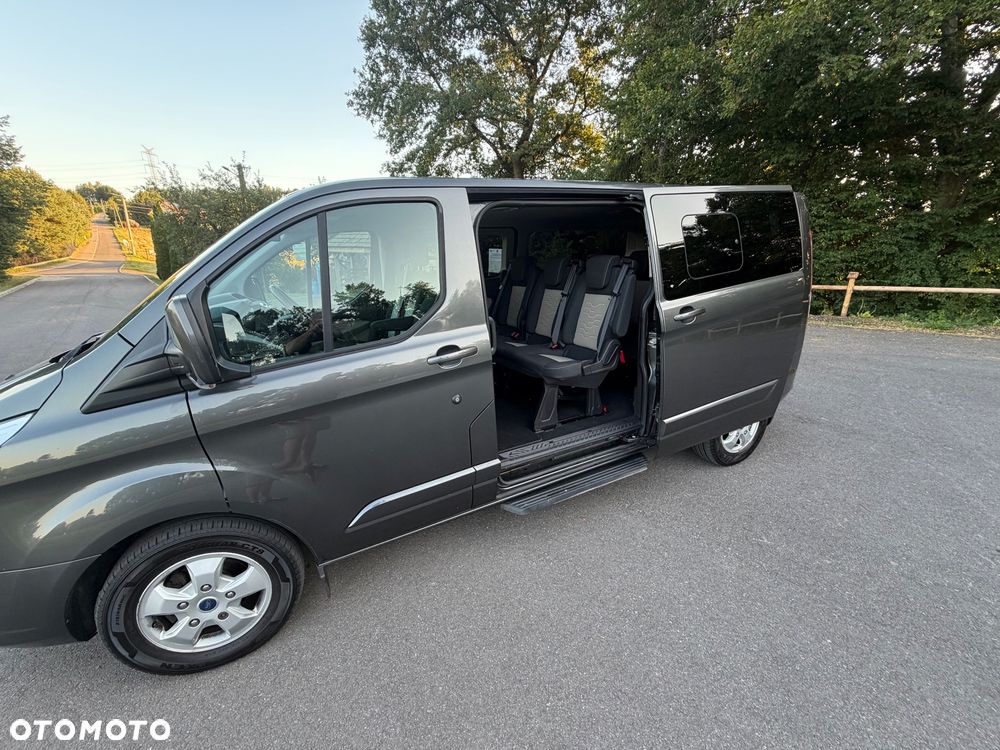 Ford Tourneo Custom - 31