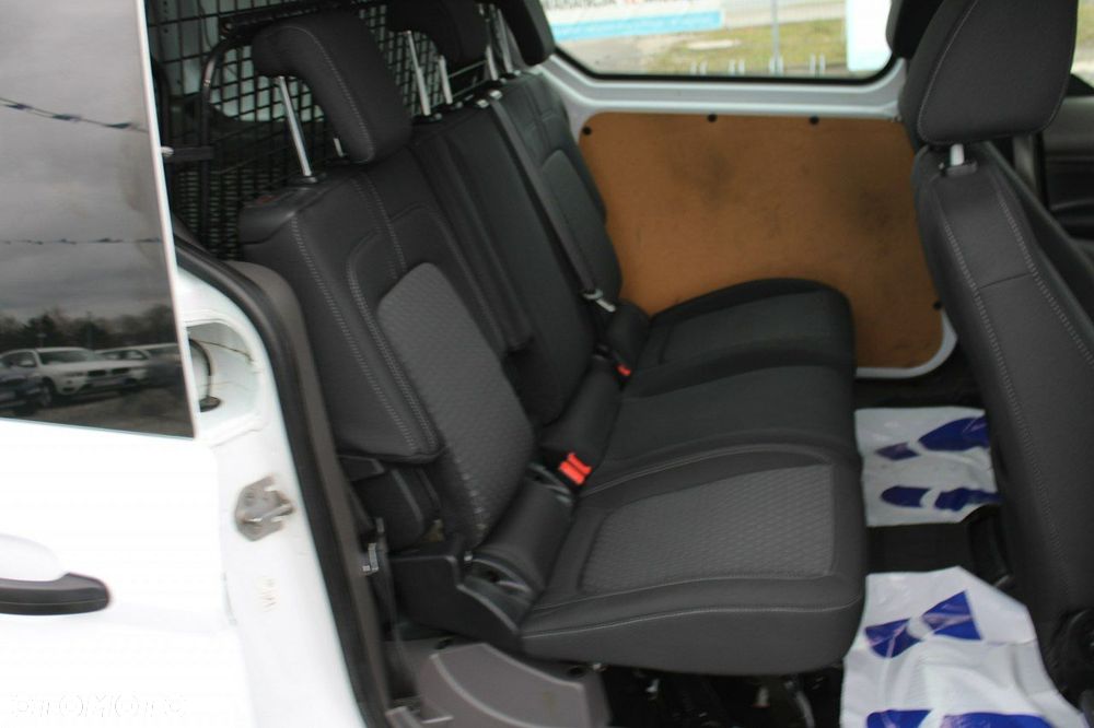 Ford Transit Connect - 28