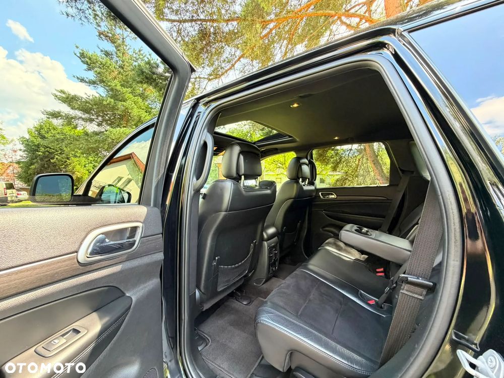 Jeep Grand Cherokee - 22