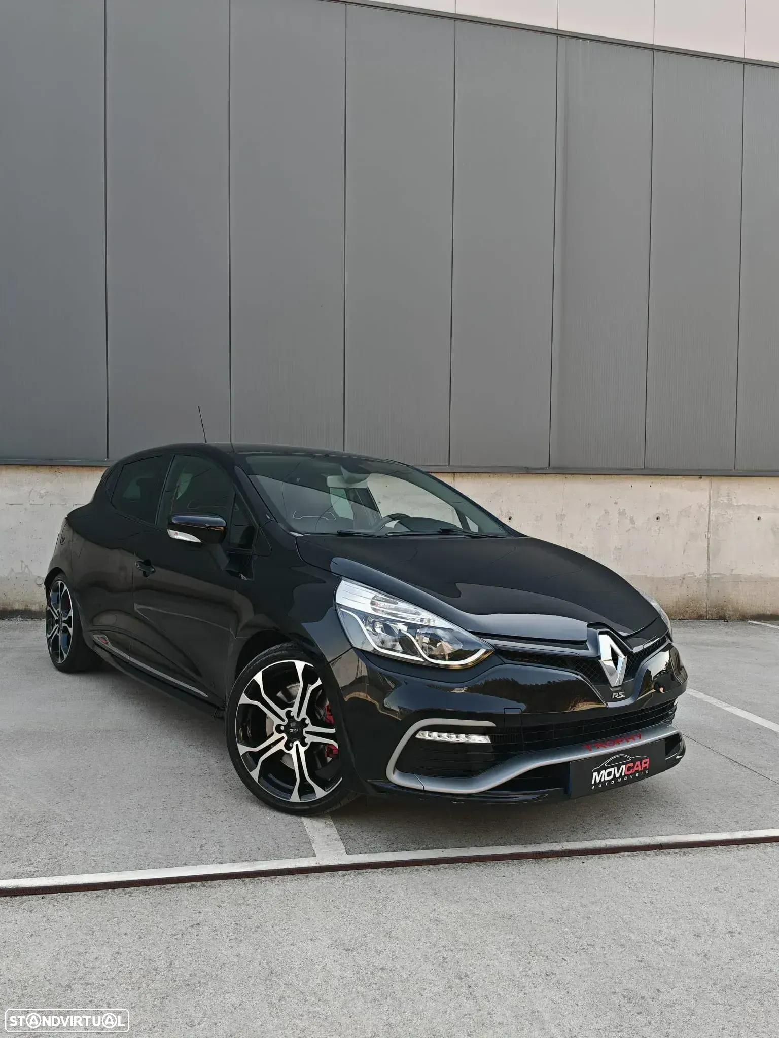 Renault Clio TCe 220 EDC R.S. Trophy - 3