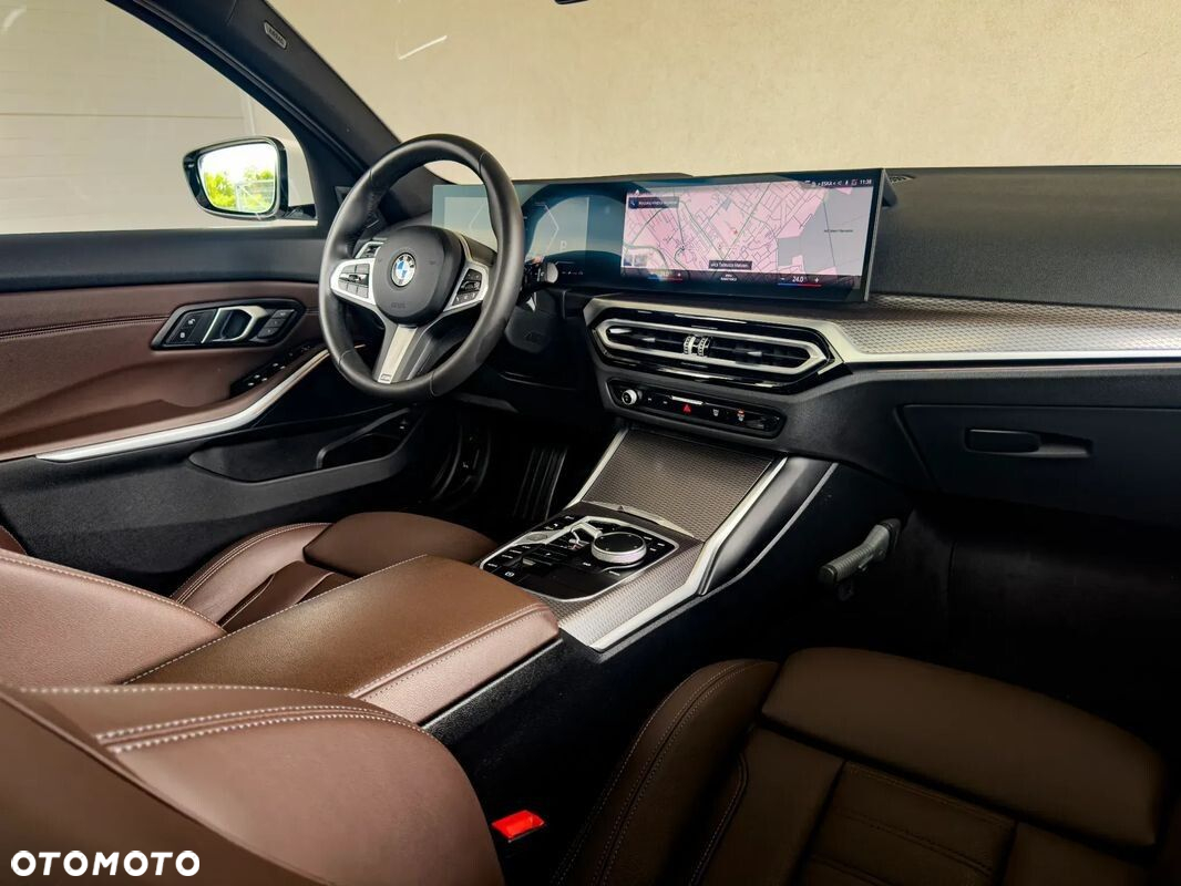 BMW Seria 3 318i Touring M Sport - 32