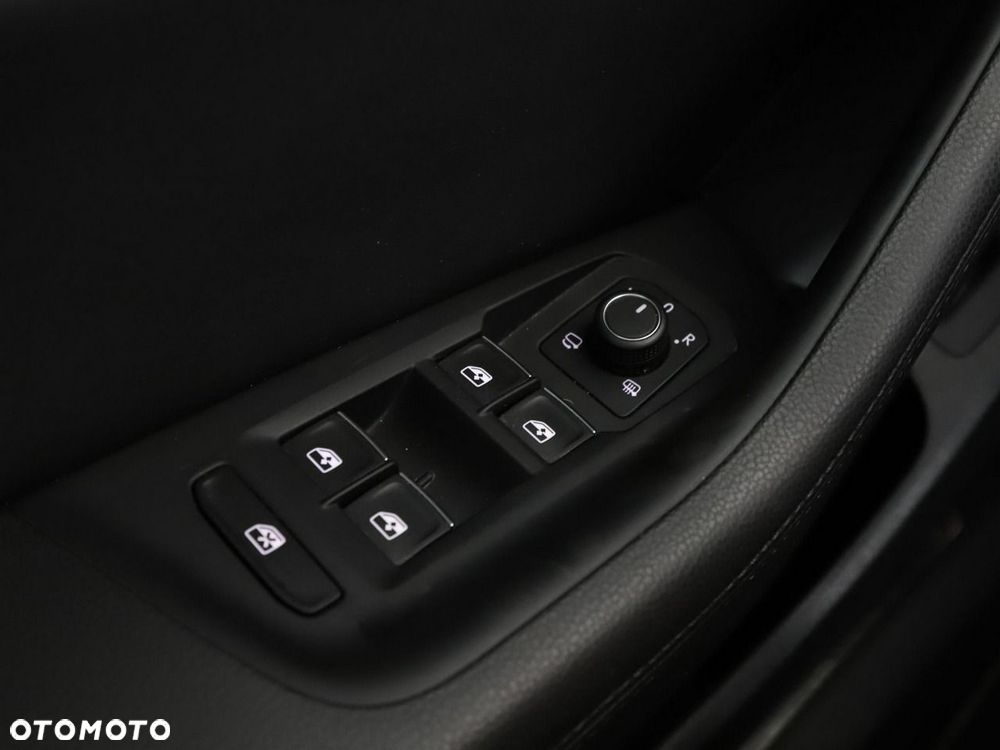 Volkswagen Passat Variant 1.5 TSI OPF DSG Highline - 37