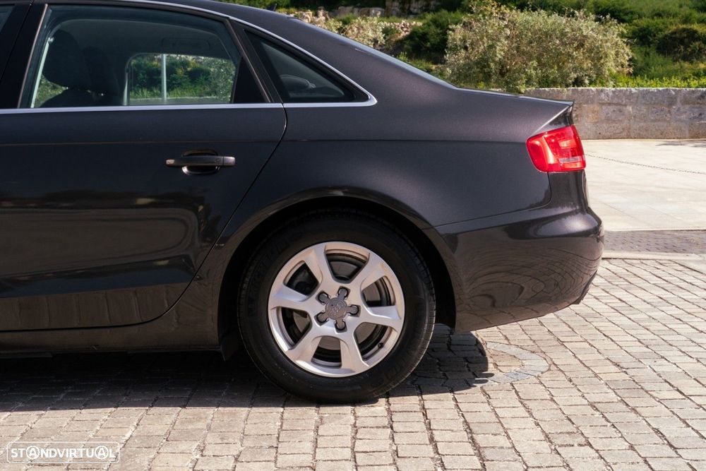 Audi A4 2.0 TDI Advance - 48