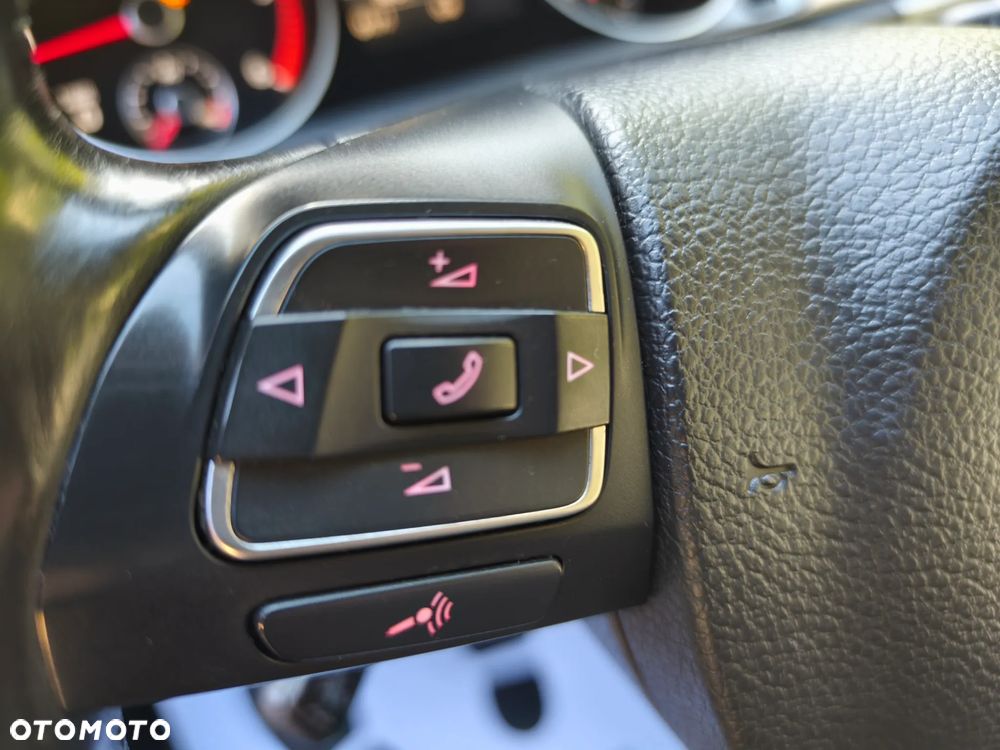 Volkswagen Passat 2.0 TDI BlueMotion Technology Highline - 30