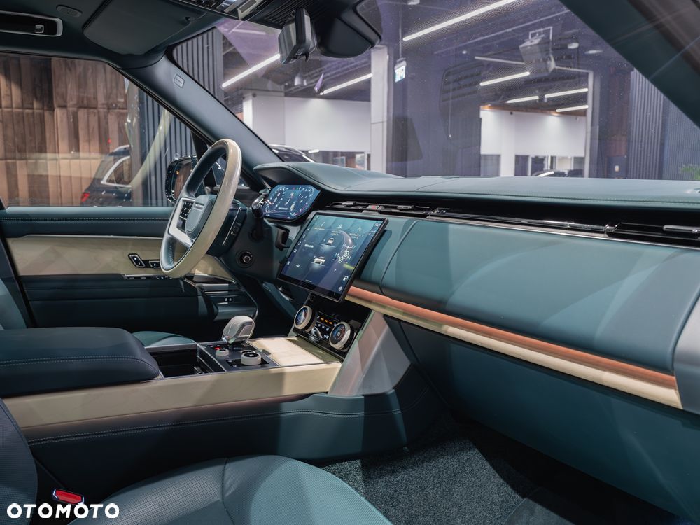 Land Rover Range Rover 4.4 V8 P535 LWB SV - 8