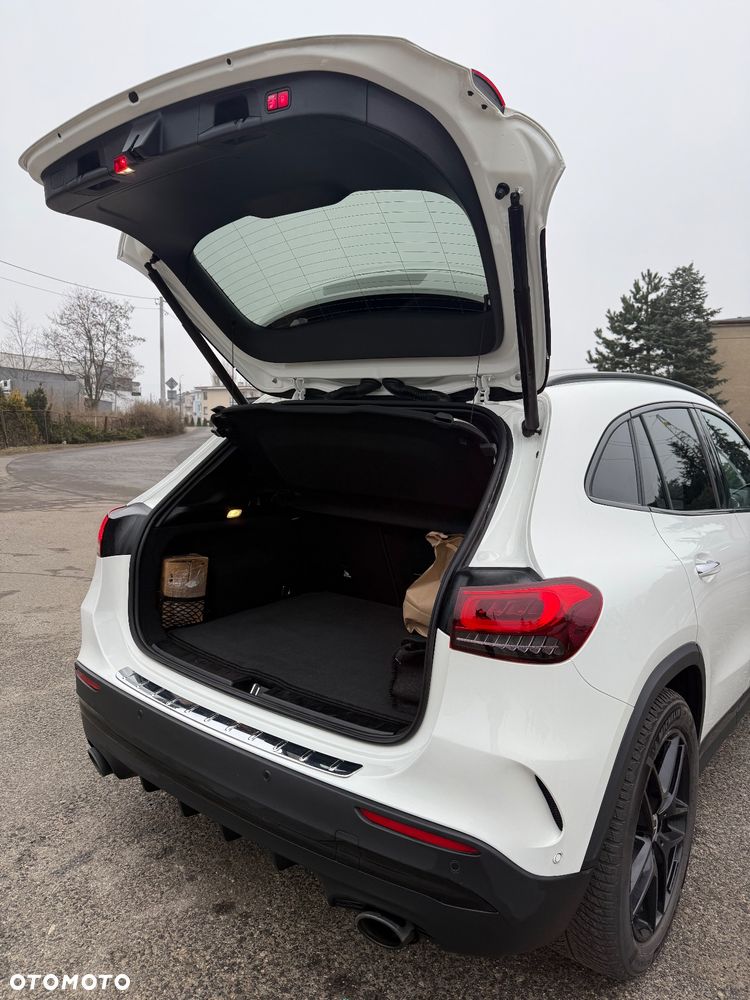 Mercedes-Benz GLA - 17