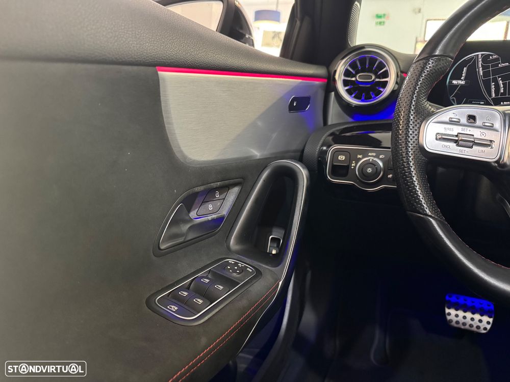 Mercedes-Benz A 250 e AMG Line - 23