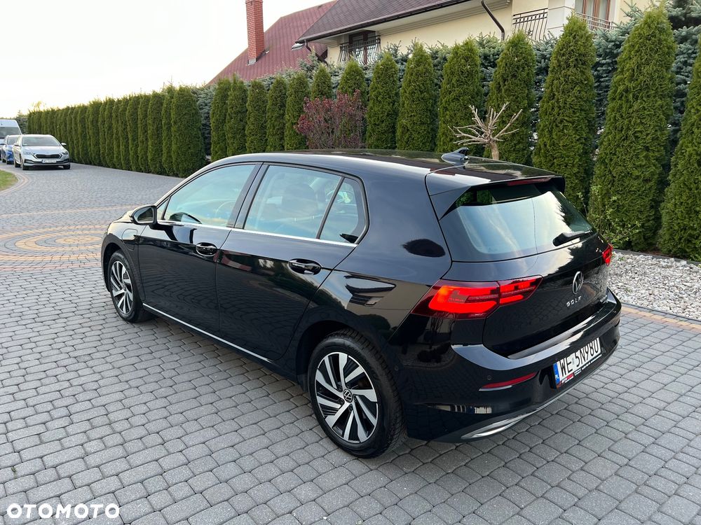 Volkswagen Golf - 10