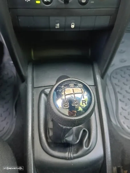Peugeot 207 1.4 16V Open - 32
