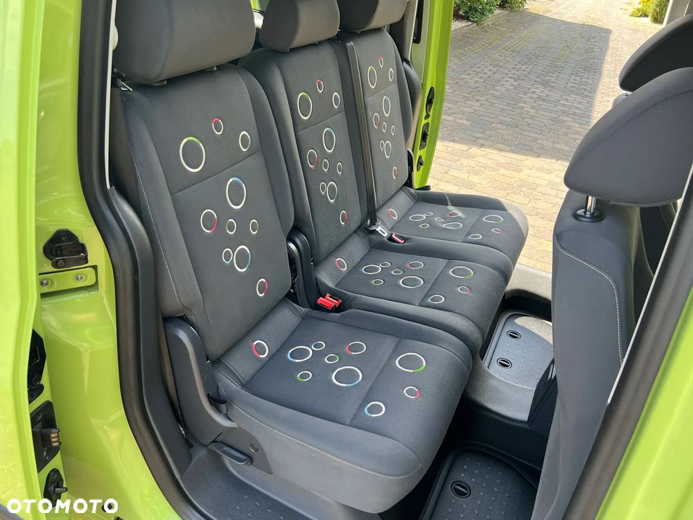 Volkswagen Caddy - 27