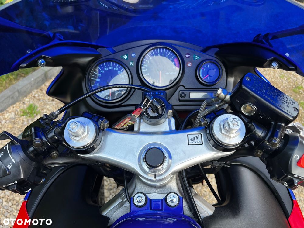 Honda CBR - 12