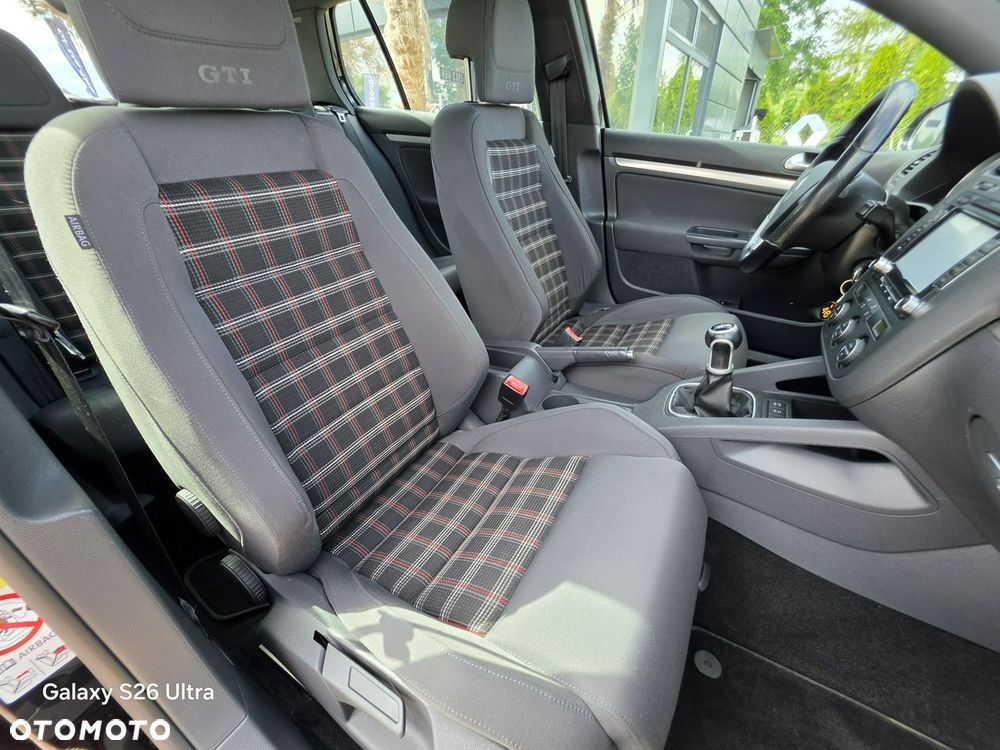 Volkswagen Golf 2.0 GTI - 33