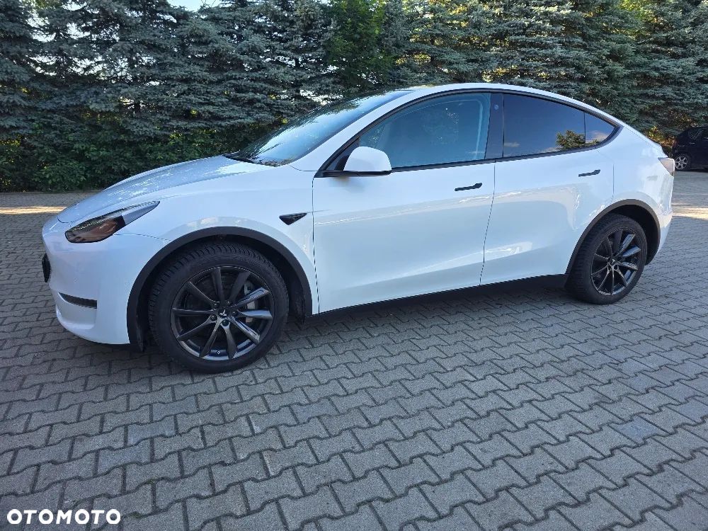 Tesla Model Y Long Range Dual Motor AWD - 2