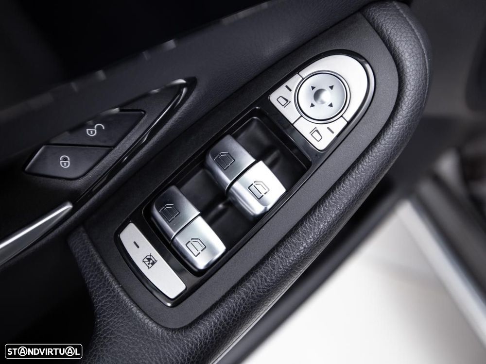 Mercedes-Benz C 300 de Avantgarde - 15
