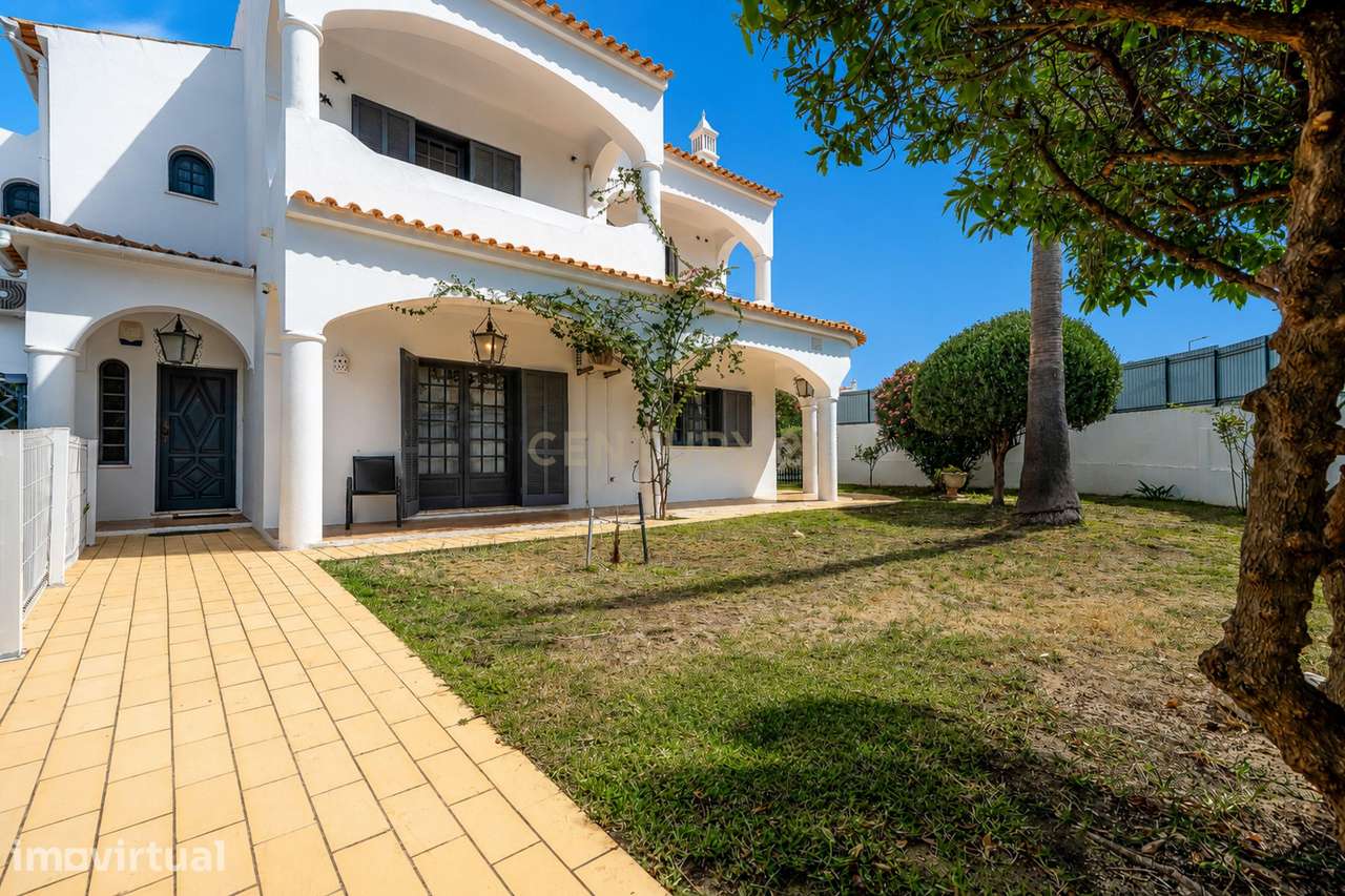 Magnífica Moradia Individual de 300 m2 com Piscina Aquecida e Jacuzzi - Grande imagem: 5/49