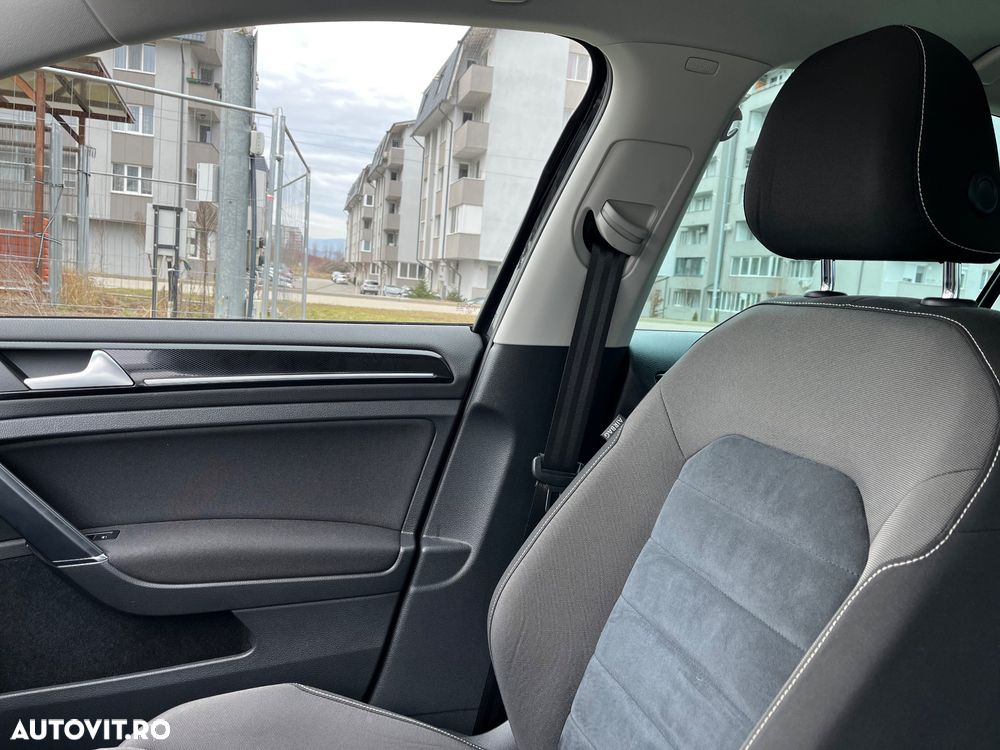 Volkswagen Golf 1.4 TSI BMT Highline - 12