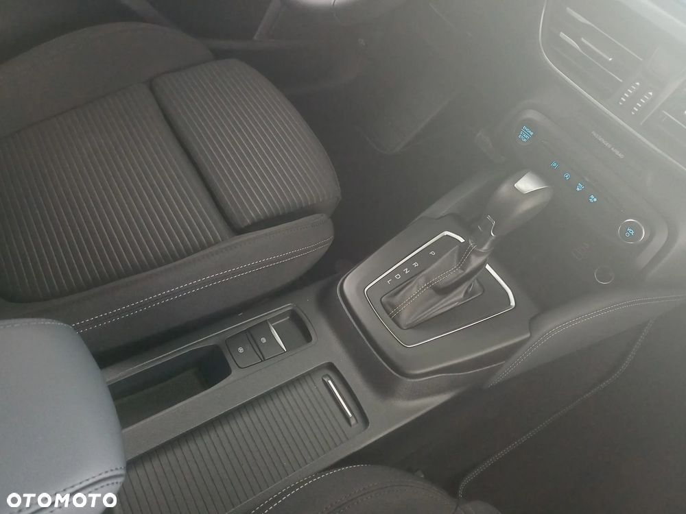 Ford Focus SW 1.0 EcoBoost Hybrid ACTIVE X - 10