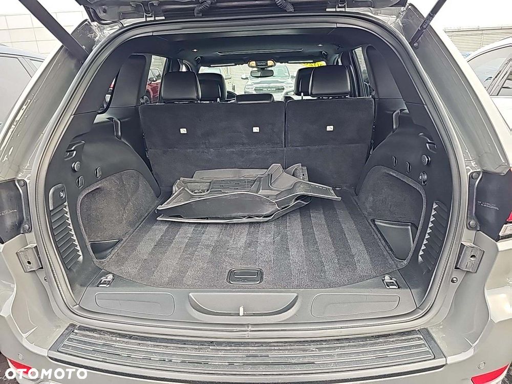 Jeep Grand Cherokee - 11