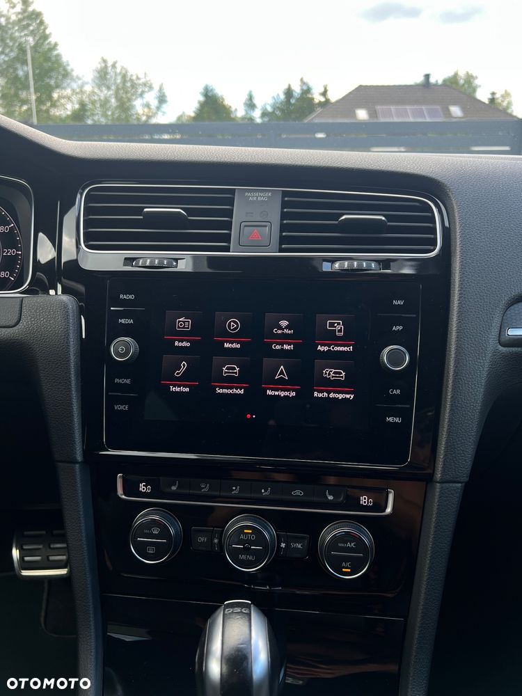 Volkswagen Golf - 18