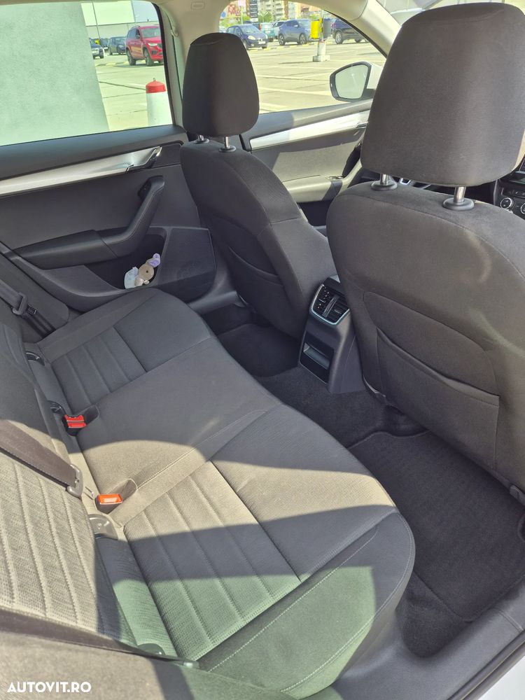 Skoda Octavia 2.0 TDI DSG 4X4 Ambition - 9