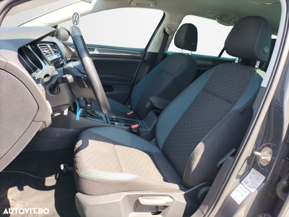 Volkswagen Golf - 9