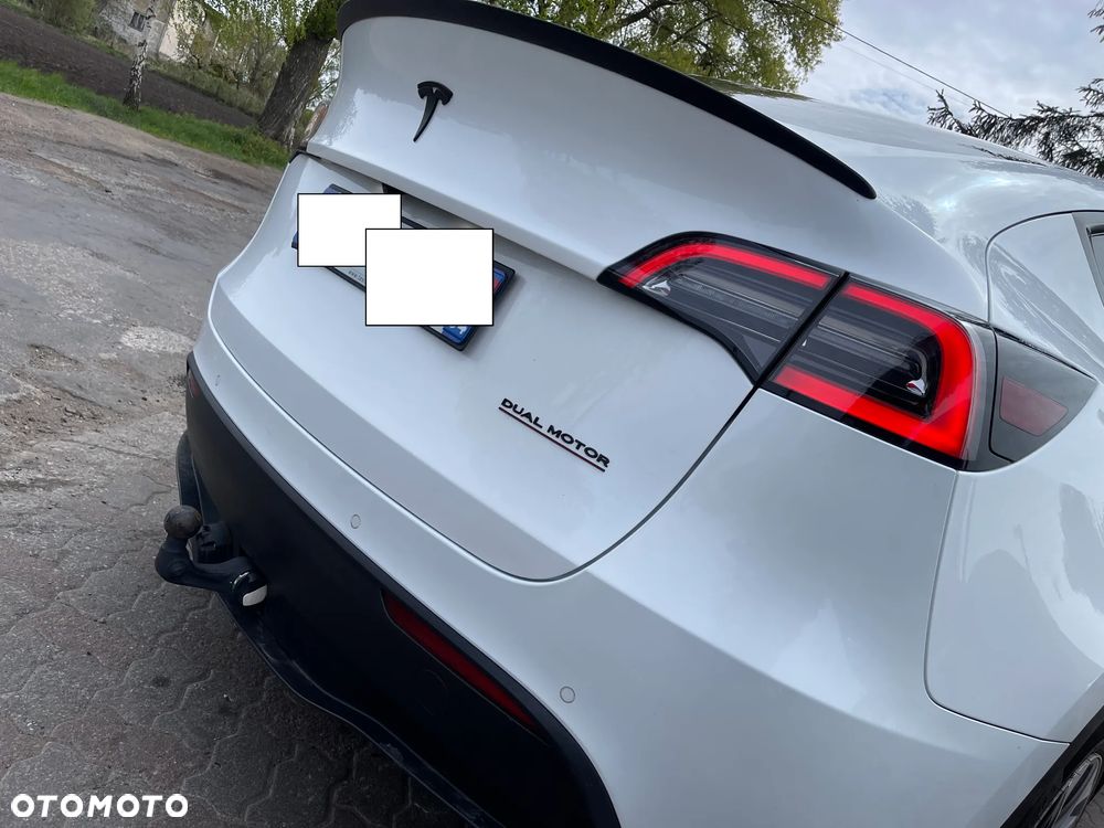 Tesla Model Y Long Range Dual Motor AWD - 31