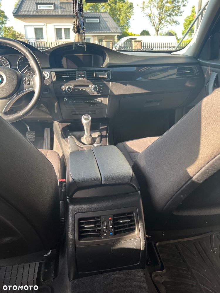 BMW Seria 3 318d - 10