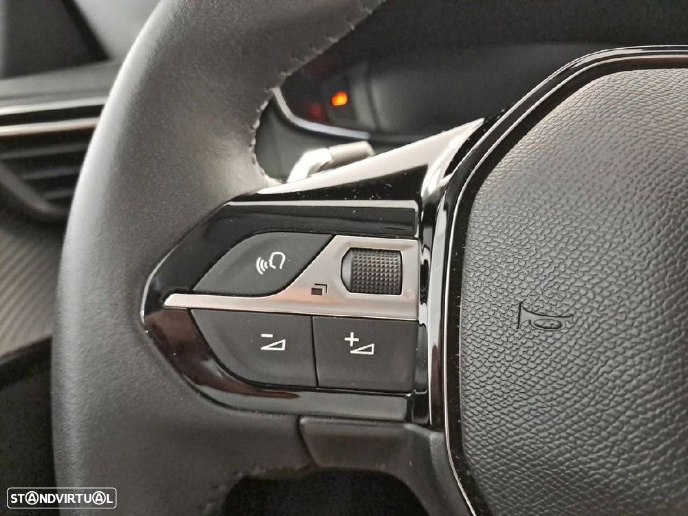 Peugeot 208 1.2 PureTech Allure EAT8 - 16