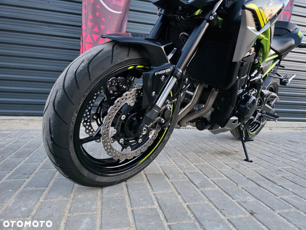 Kawasaki Z 900 - 12