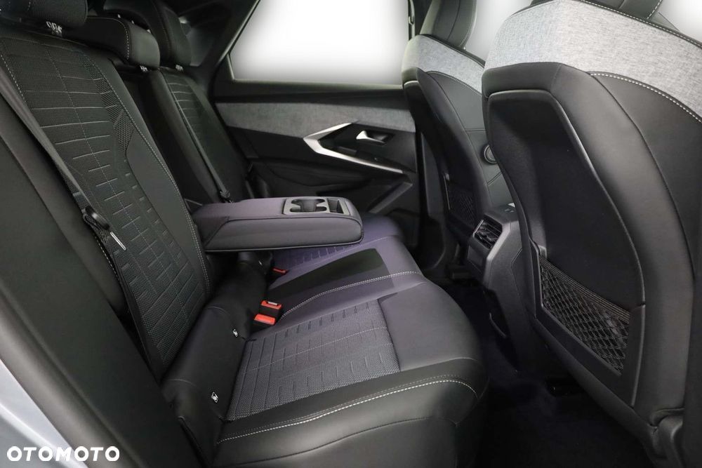 Peugeot 3008 1.2 PureTech mHEV GT E-DCS6 - 12