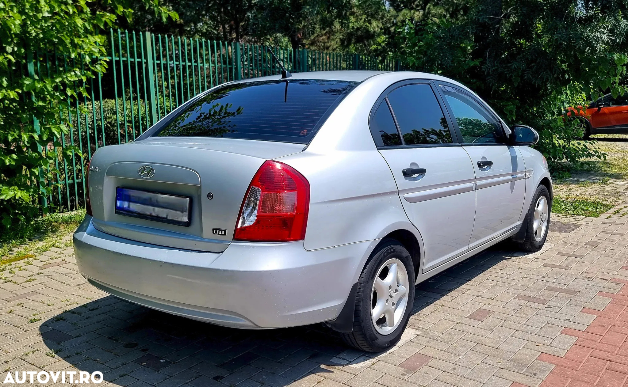 Hyundai Accent - 11