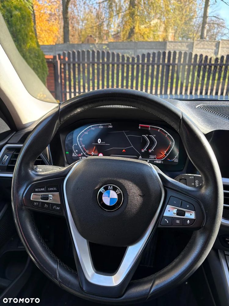 BMW Seria 3 318d Touring Sport Line - 18
